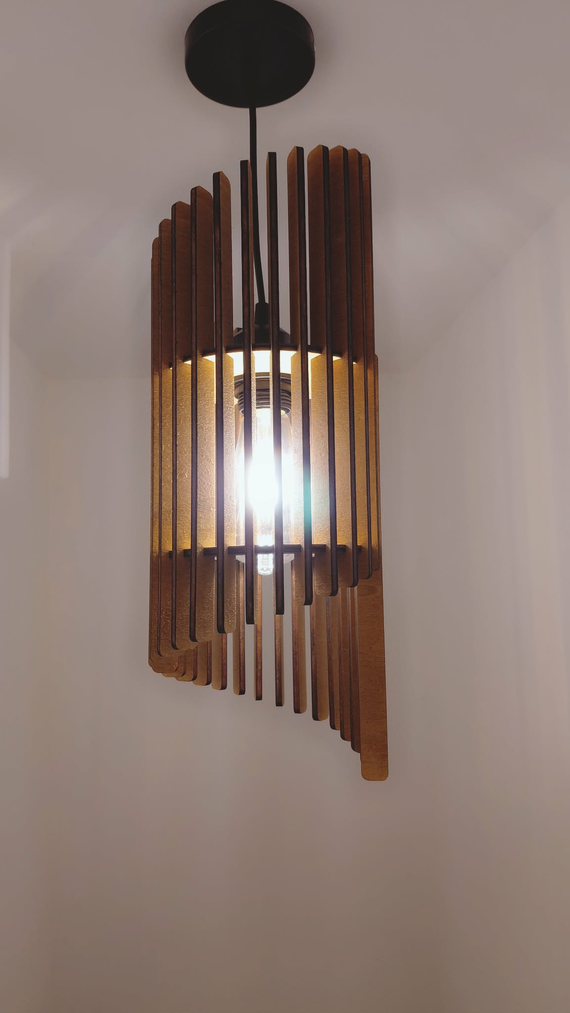 Luminaire suspendu bois